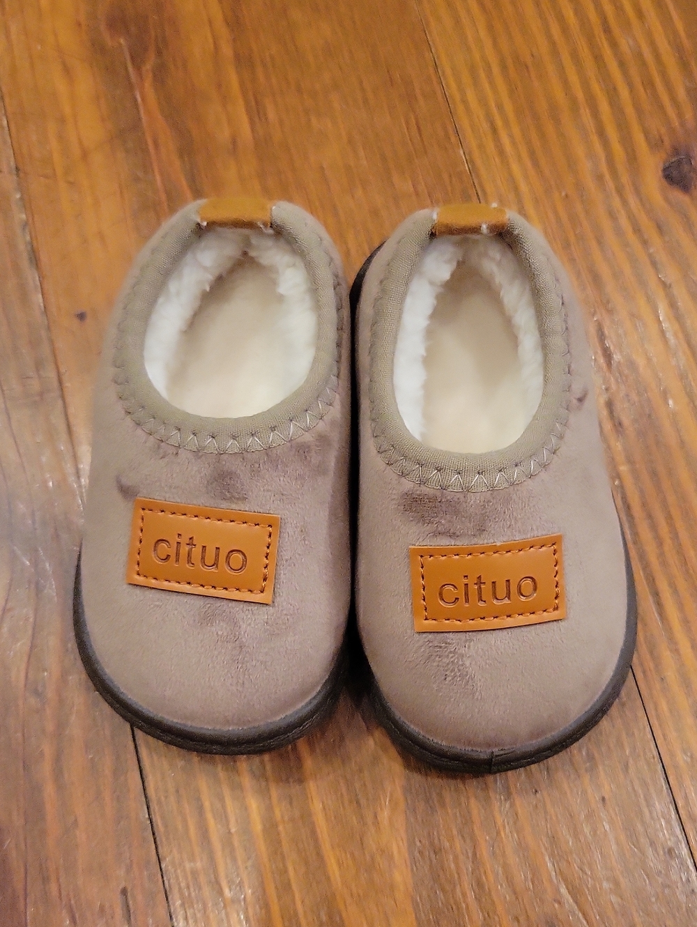 Cituo Kids Plush Slip-On Slippers in Taupe